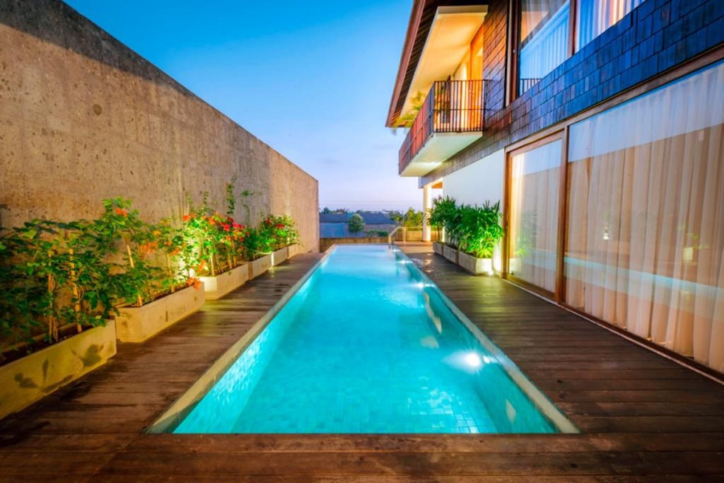 FREEHOLD | THREE-LEVEL FOUR-BEDROOM VILLA IN BERAWA