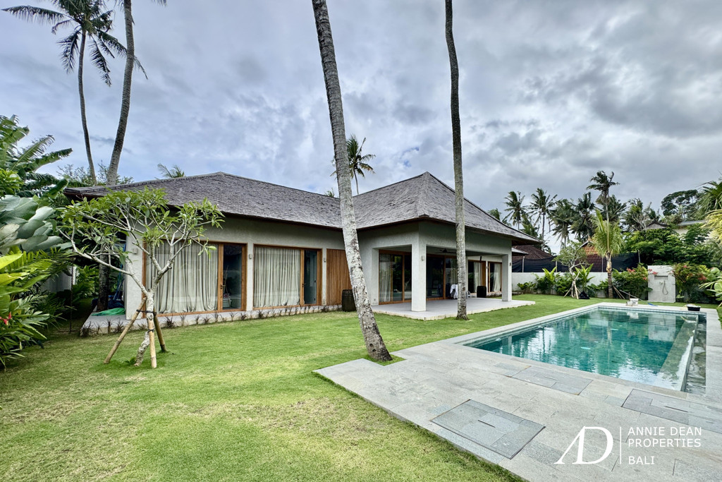 LEASEHOLD SINGLE LEVEL 4-BEDROOM FAMILY VILLA IN KABA-KABA