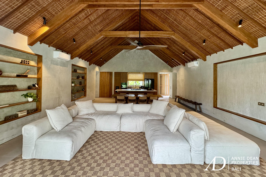 LEASEHOLD SINGLE LEVEL 4-BEDROOM FAMILY VILLA IN KABA-KABA