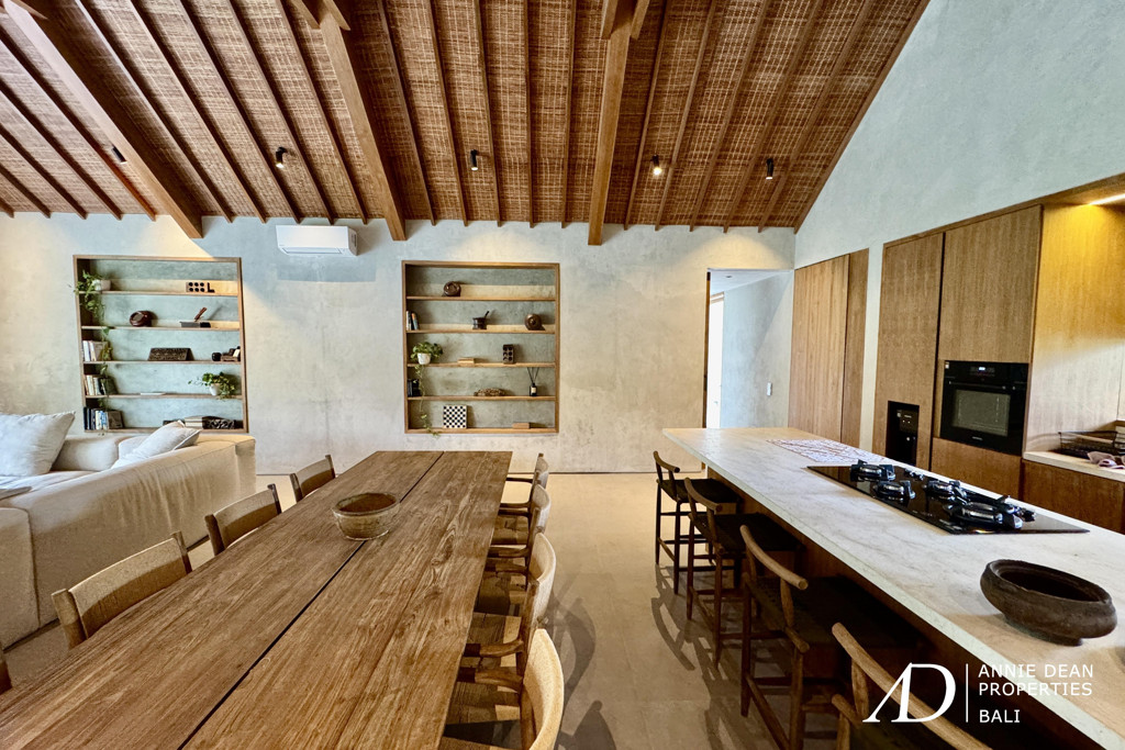 LEASEHOLD SINGLE LEVEL 4-BEDROOM FAMILY VILLA IN KABA-KABA