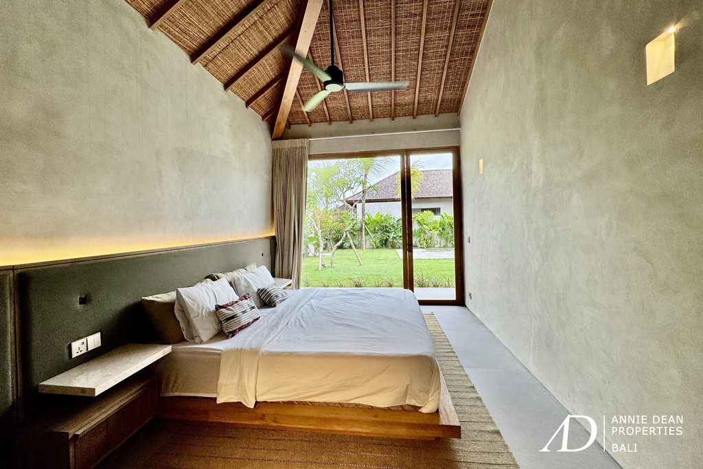 LEASEHOLD SINGLE LEVEL 4-BEDROOM FAMILY VILLA IN KABA-KABA