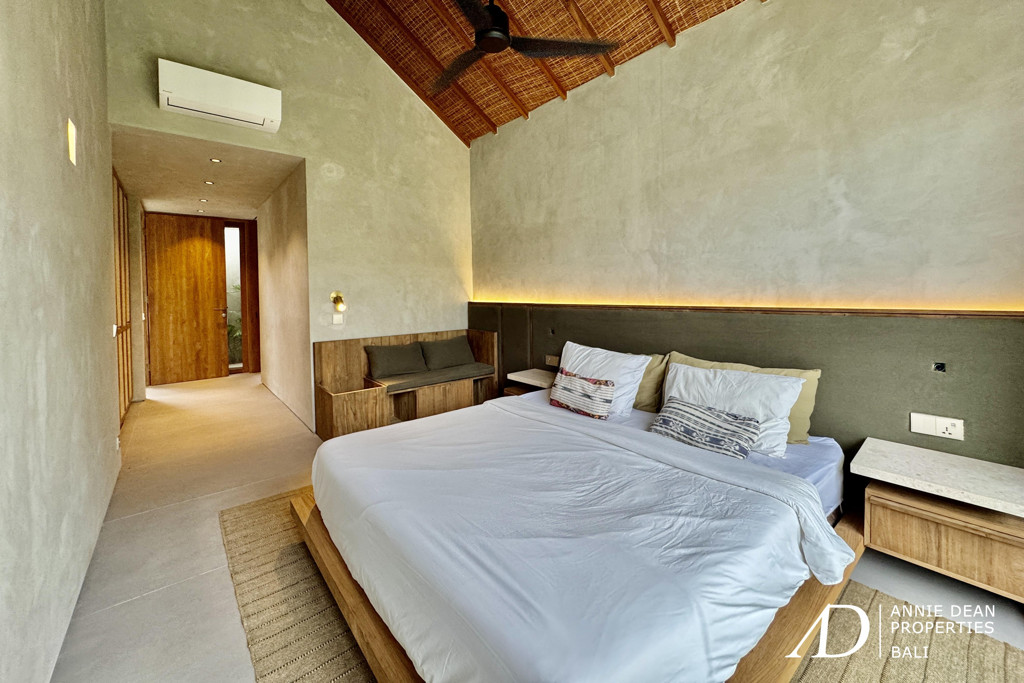 LEASEHOLD SINGLE LEVEL 4-BEDROOM FAMILY VILLA IN KABA-KABA