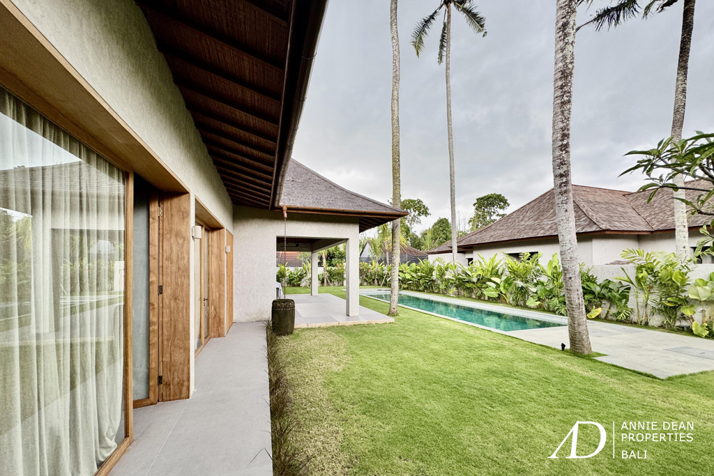 LEASEHOLD SINGLE LEVEL 4-BEDROOM FAMILY VILLA IN KABA-KABA