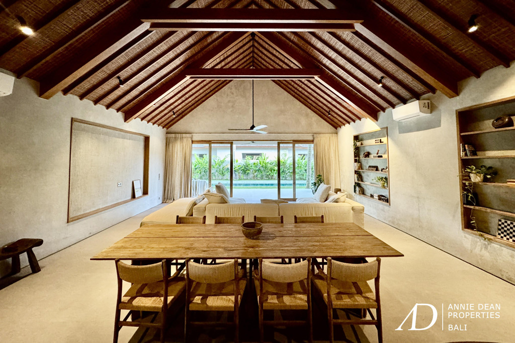 LEASEHOLD SINGLE LEVEL 4-BEDROOM FAMILY VILLA IN KABA-KABA