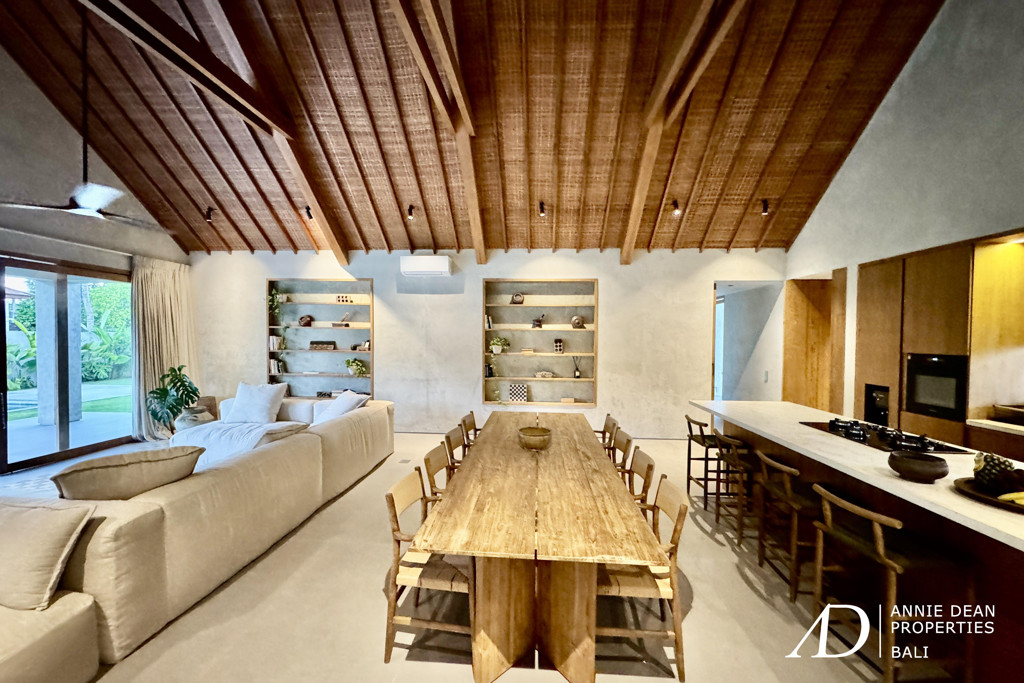 LEASEHOLD SINGLE LEVEL 4-BEDROOM FAMILY VILLA IN KABA-KABA