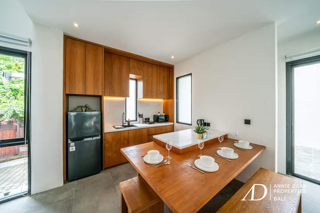 FREEHOLD | MODERN 3-BEDROOM VILLA WITH ROOFTOP RICE FIELD VIEWS - CANGGU