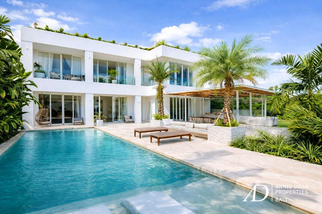 FREEHOLD | MODERN DESIGN VILLA WITH ROOFTOP & OCEAN VIEWS