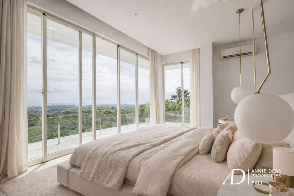 FREEHOLD | MODERN DESIGN VILLA WITH ROOFTOP & OCEAN VIEWS