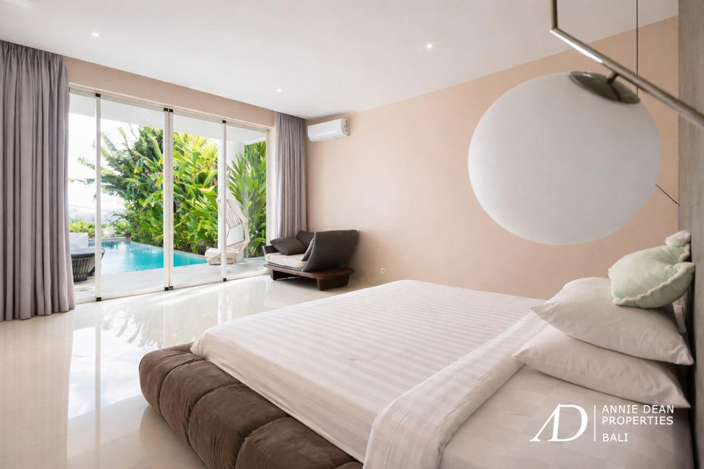 FREEHOLD | MODERN DESIGN VILLA WITH ROOFTOP & OCEAN VIEWS