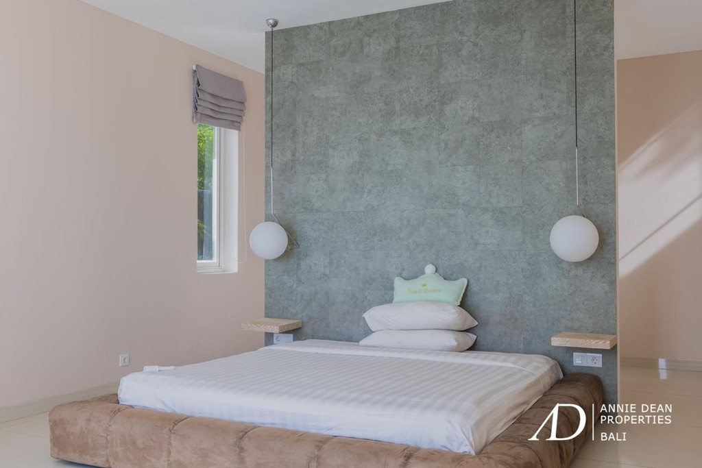 FREEHOLD | MODERN DESIGN VILLA WITH ROOFTOP & OCEAN VIEWS