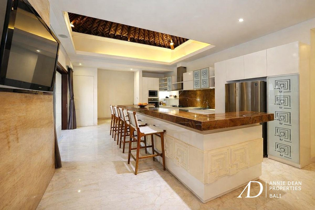 FREEHOLD | MODERN CONTEMPORARY 3-BEDROOM VILLA NEAR SEMINYAK