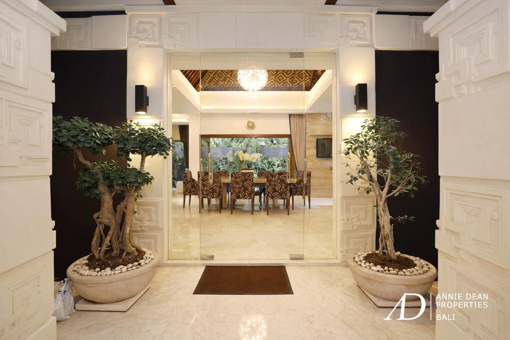 FREEHOLD | MODERN CONTEMPORARY 3-BEDROOM VILLA NEAR SEMINYAK