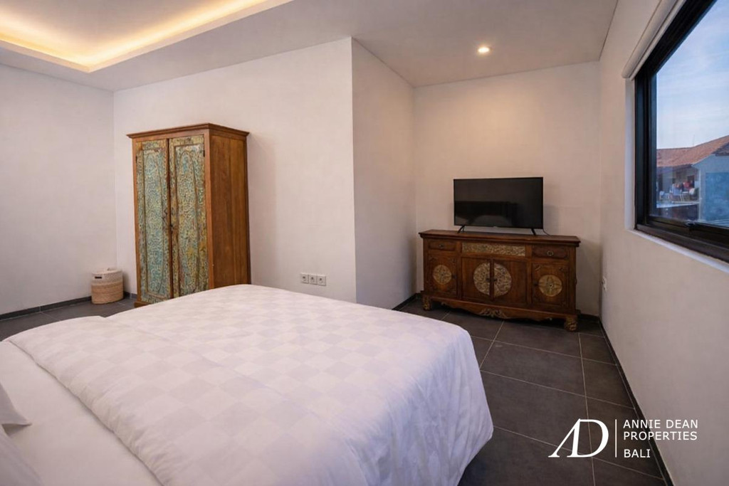 FREEHOLD | MODERN VILLA WITH ROOFTOP TERRACE IN PADONAN, CANGGU