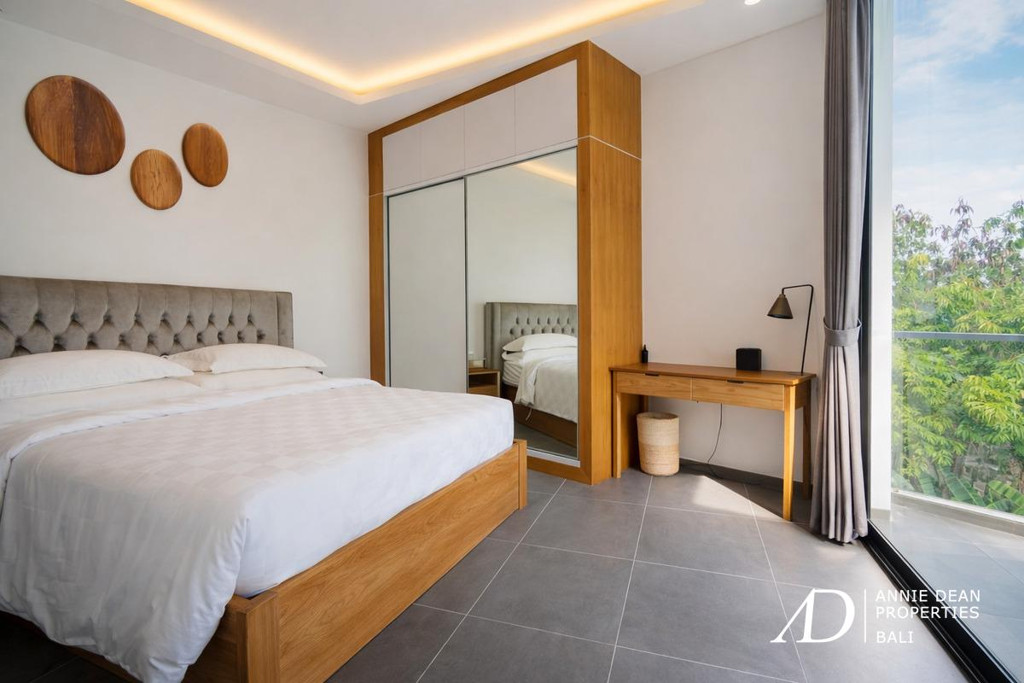 FREEHOLD | MODERN VILLA WITH ROOFTOP TERRACE IN PADONAN, CANGGU