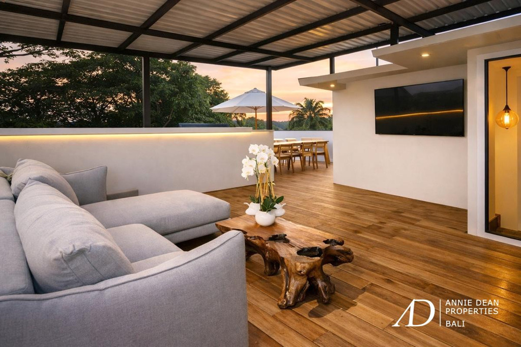 FREEHOLD | MODERN VILLA WITH ROOFTOP TERRACE IN PADONAN, CANGGU