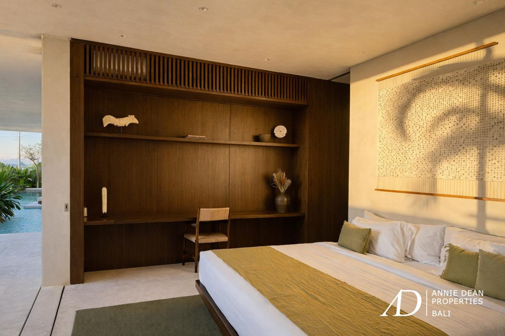 LEASEHOLD | MINIMALIST TROPICAL BRUTALIST VILLA WITH RICE FIELD VIEWS IN BUDUK, CANGGU