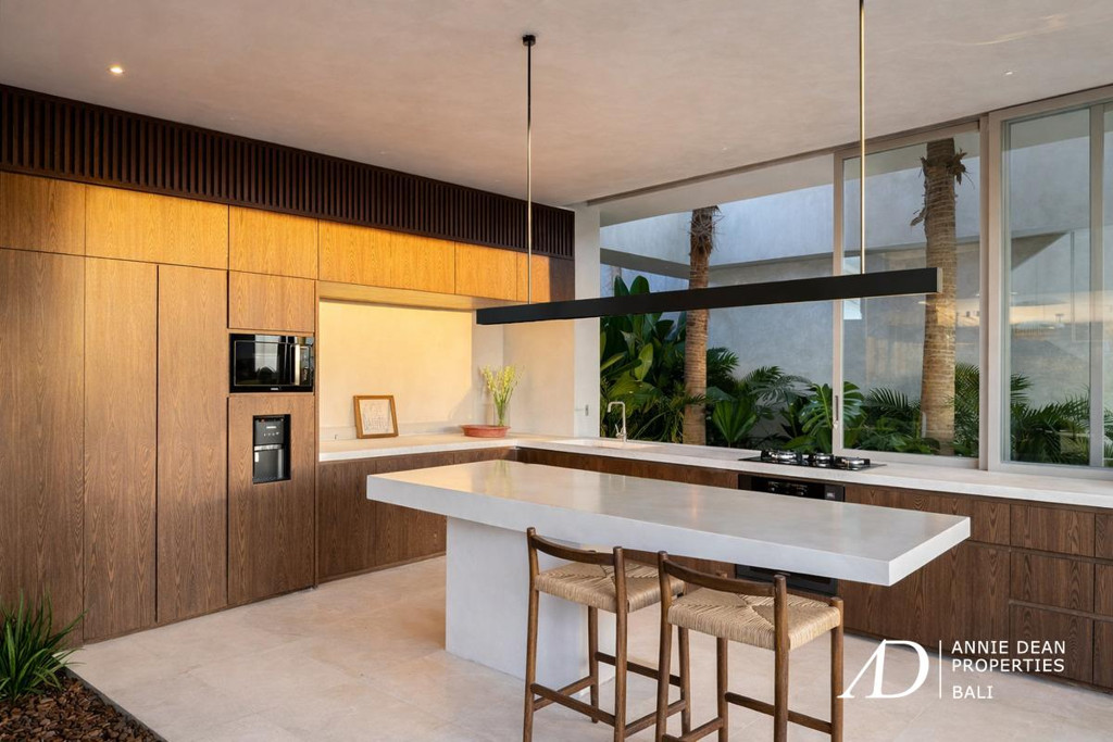 LEASEHOLD | MINIMALIST TROPICAL BRUTALIST VILLA WITH RICE FIELD VIEWS IN BUDUK, CANGGU