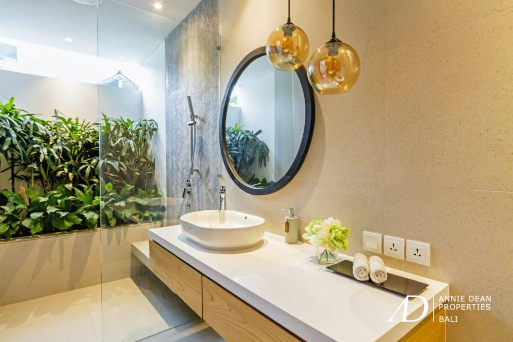 FREEHOLD | INVESTMENT PROPERTY 6 BEDS IN PRIME SEMINYAK LOCATION