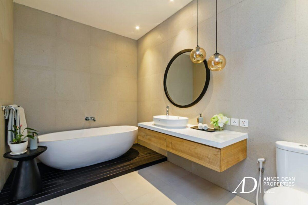 FREEHOLD | INVESTMENT PROPERTY 6 BEDS IN PRIME SEMINYAK LOCATION