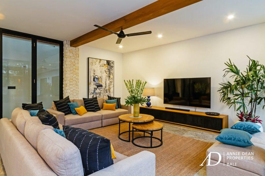 FREEHOLD | INVESTMENT PROPERTY 6 BEDS IN PRIME SEMINYAK LOCATION