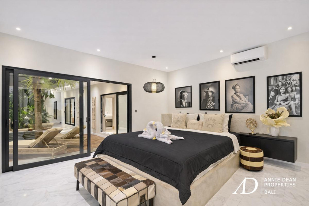 LEASEHOLD 3-BEDROOM MODERN CONTEMPORARY VILLA IN SEMINYAK