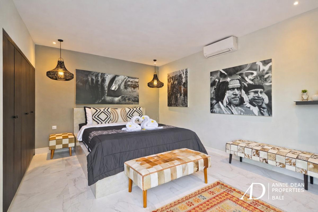 LEASEHOLD 3-BEDROOM MODERN CONTEMPORARY VILLA IN SEMINYAK