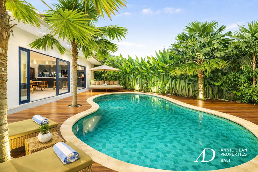 LEASEHOLD 3-BEDROOM MODERN CONTEMPORARY VILLA IN SEMINYAK