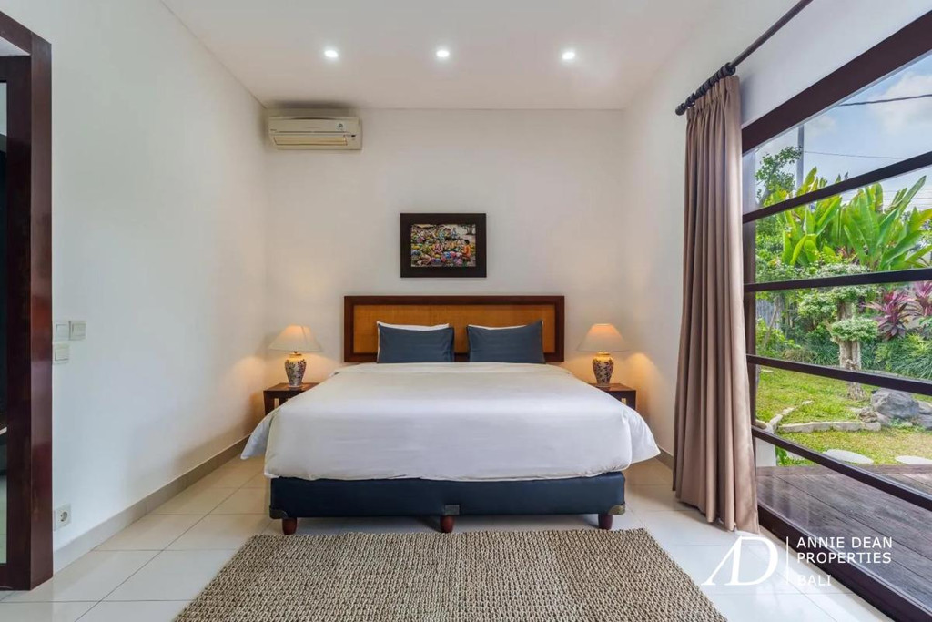 FREEHOLD | 4-BEDROOM VILLA IN PERERENAN - 7 MINUTES FROM THE BEACH