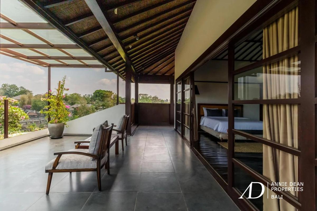 FREEHOLD | 4-BEDROOM VILLA IN PERERENAN - 7 MINUTES FROM THE BEACH