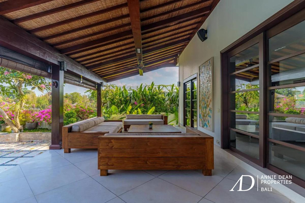 FREEHOLD | 4-BEDROOM VILLA IN PERERENAN - 7 MINUTES FROM THE BEACH