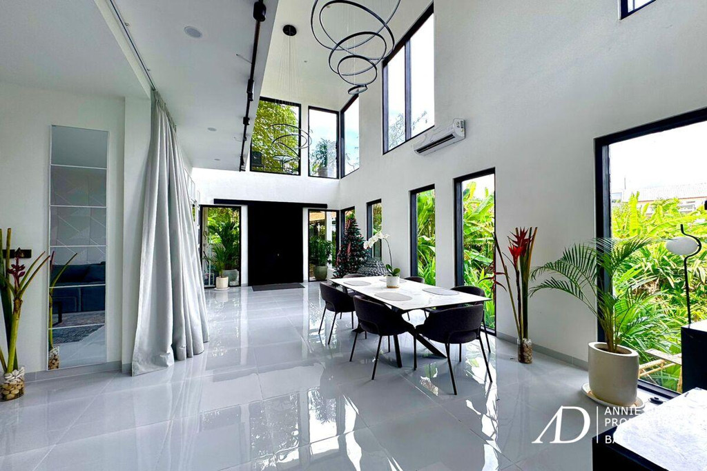  LEASEHOLD | MINIMALIST DESIGN DETACHED VILLA IN TUMBAK BAYUH, CANGGU