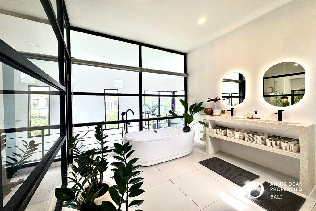  LEASEHOLD | MINIMALIST DESIGN DETACHED VILLA IN TUMBAK BAYUH, CANGGU