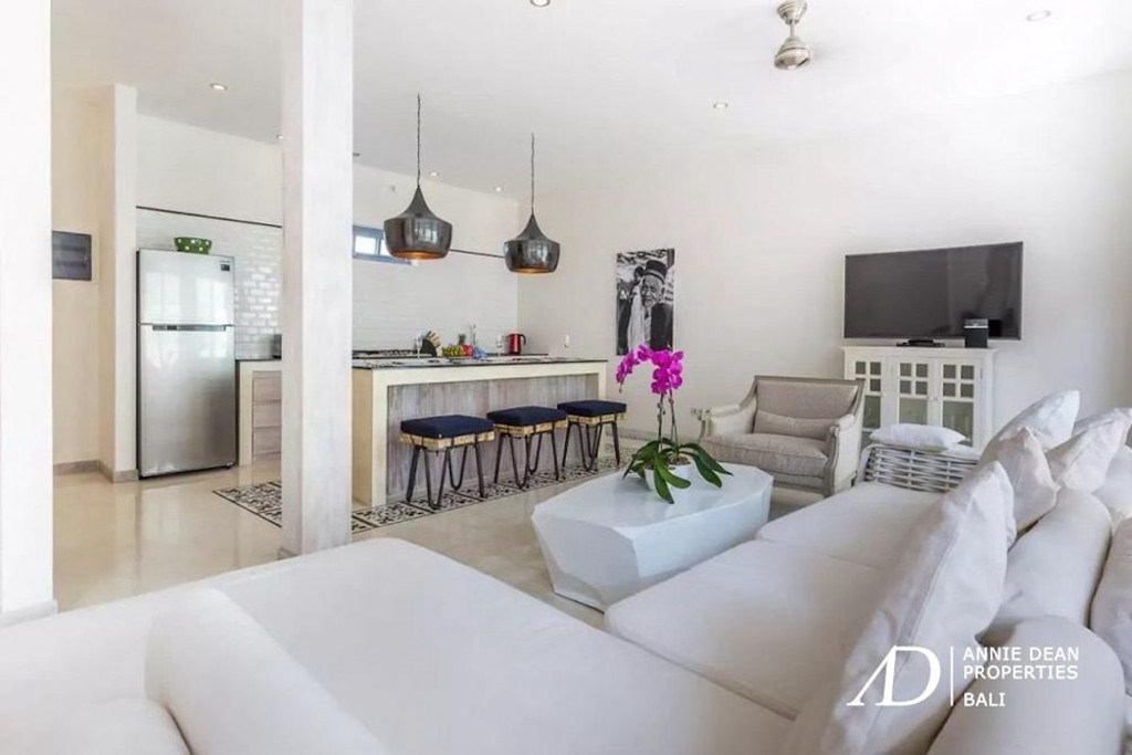 LEASEHOLD | MODERN TROPICAL 3-BEDROOM VILLA NEAR SEMINYAK BEACH 