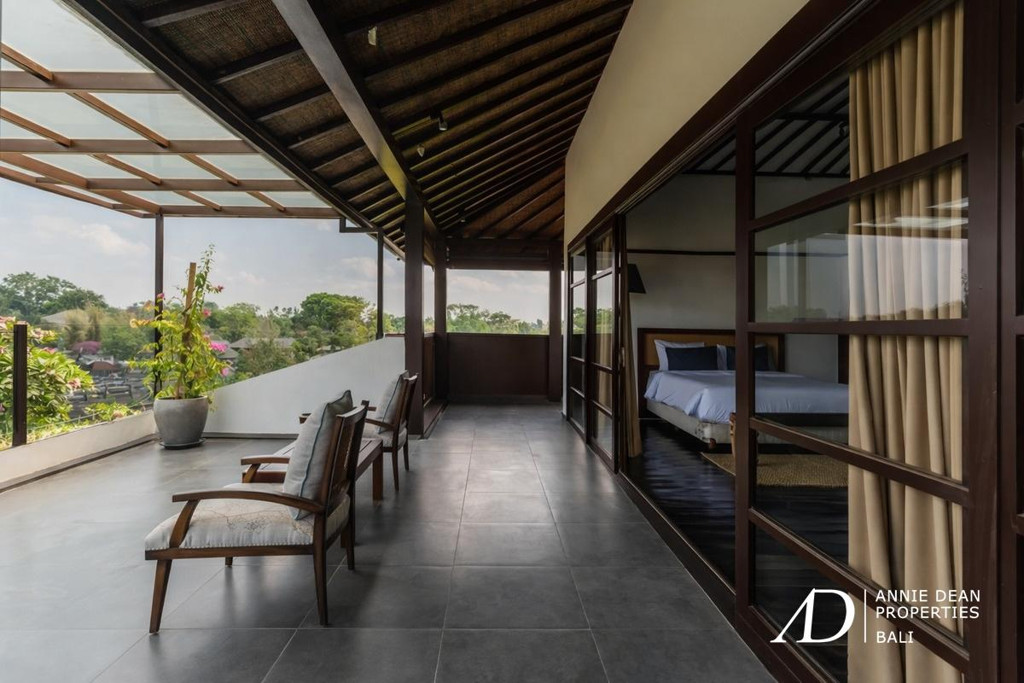 FREEHOLD | 4-BEDROOM VILLA IN PERERENAN - 7 MINUTES FROM THE BEACH