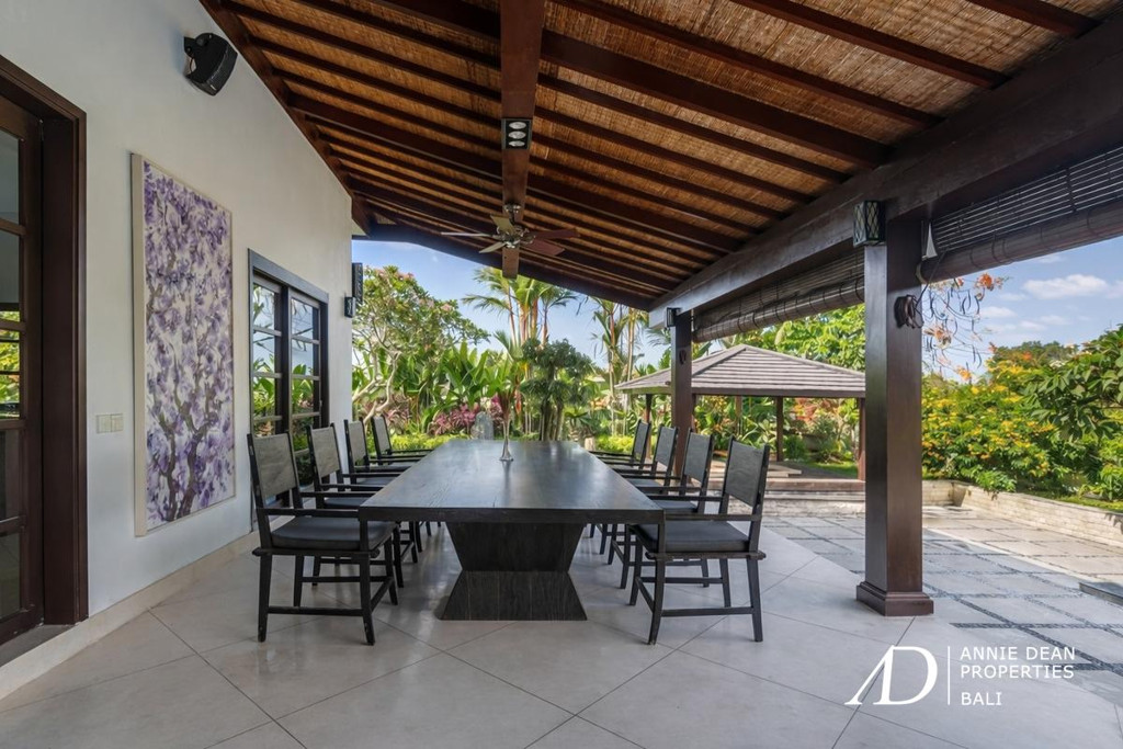 FREEHOLD | 4-BEDROOM VILLA IN PERERENAN - 7 MINUTES FROM THE BEACH