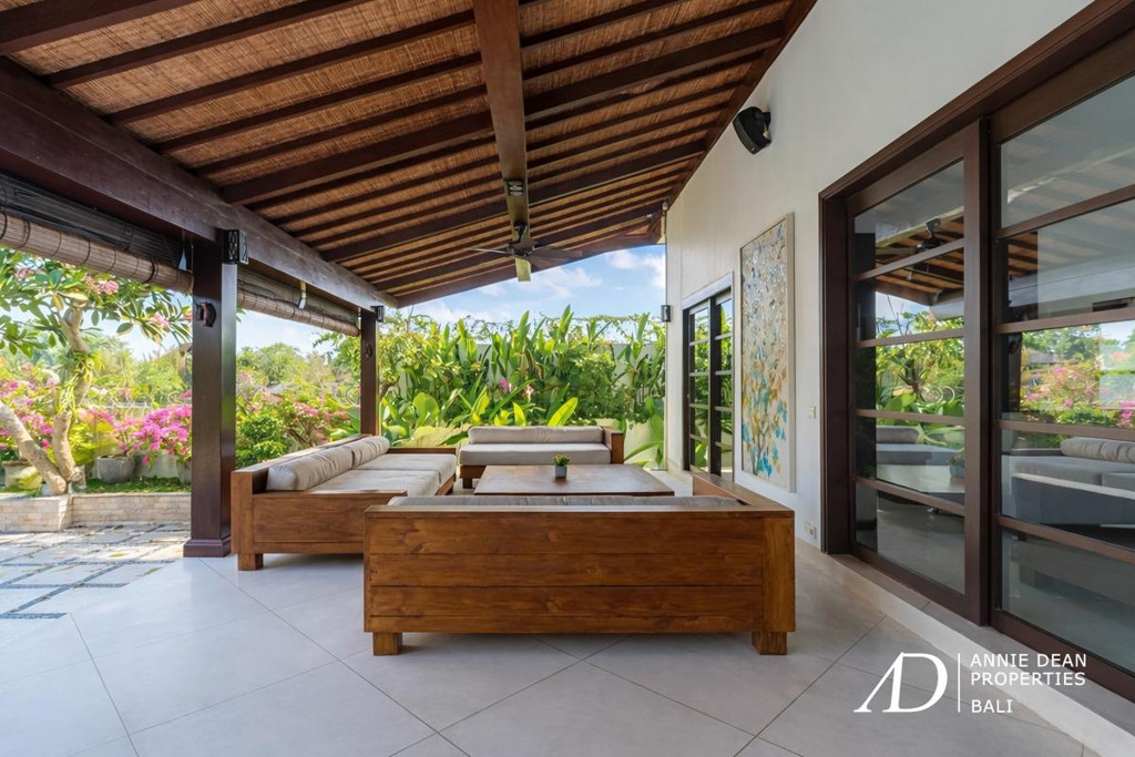 FREEHOLD | 4-BEDROOM VILLA IN PERERENAN - 7 MINUTES FROM THE BEACH