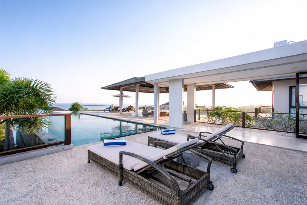 FREEHOLD | LUXURY OCEAN-VIEW VILLA WITH INFINITY POOL - UNGASAN