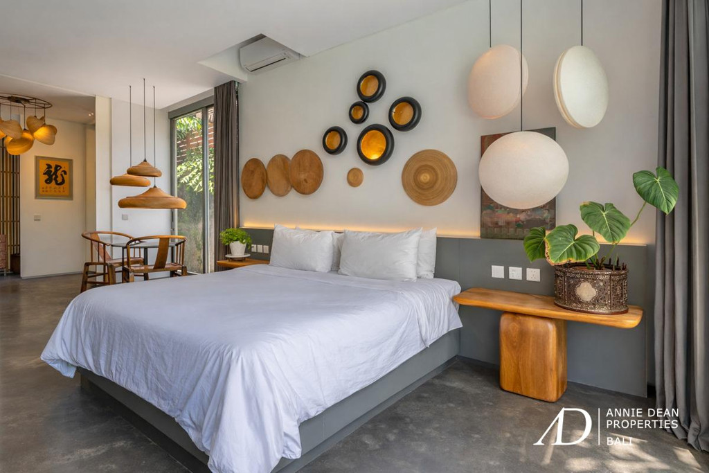 LEASEHOLD 30 YEARS | TROPICAL MINIMALIST VILLA WITH 13M POOL - PRIME UMALAS