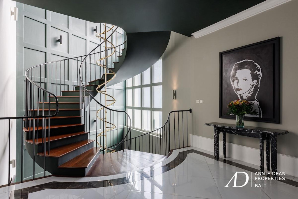 FREEHOLD | GEORGIAN-INSPIRED LUXURY VILLA IN CENTRAL CANGGU