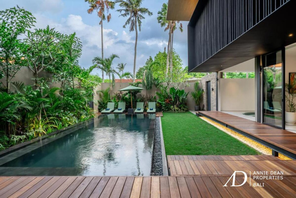 LEASEHOLD | MODERN LUXURY TROPICAL DESIGN VILLA IN CENTRAL SEMINYAK