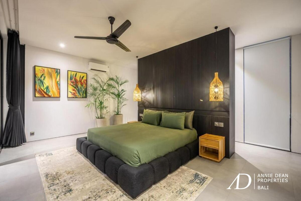 LEASEHOLD | MODERN LUXURY TROPICAL DESIGN VILLA IN CENTRAL SEMINYAK