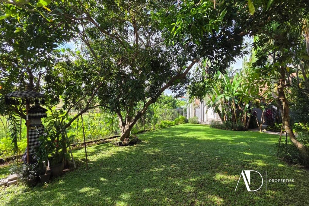 FREEHOLD | RARE LARGE-SCALE ESTATE IN BERAWA - PRIME COMMERCIAL INVESTMENT