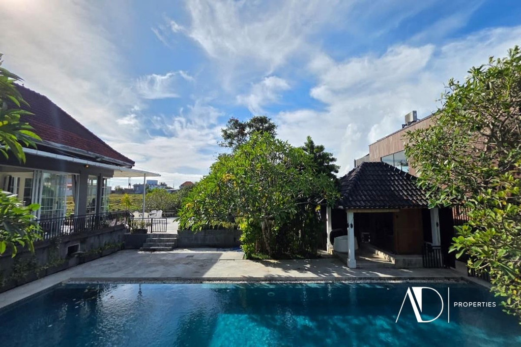 FREEHOLD | RARE LARGE-SCALE ESTATE IN BERAWA - PRIME COMMERCIAL INVESTMENT