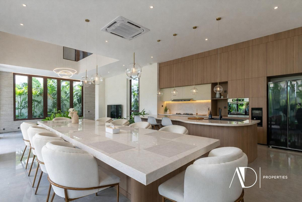 FREEHOLD | MODERN TROPICAL ARCHITECTURAL VILLAS - PRIME LEGIAN