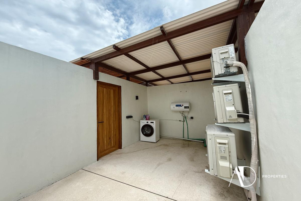 LEASEHOLD | MEDITERRANEAN VILLA WITH ROOFTOP IN UNGASAN