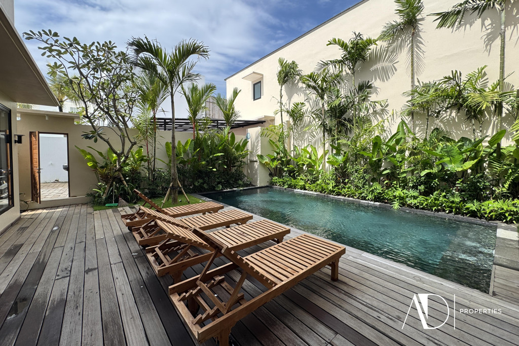 LEASEHOLD 4-BEDROOM MODERN VILLA NEAR SANUR BEACH 