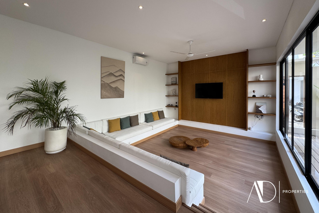 LEASEHOLD 4-BEDROOM MODERN VILLA NEAR SANUR BEACH 