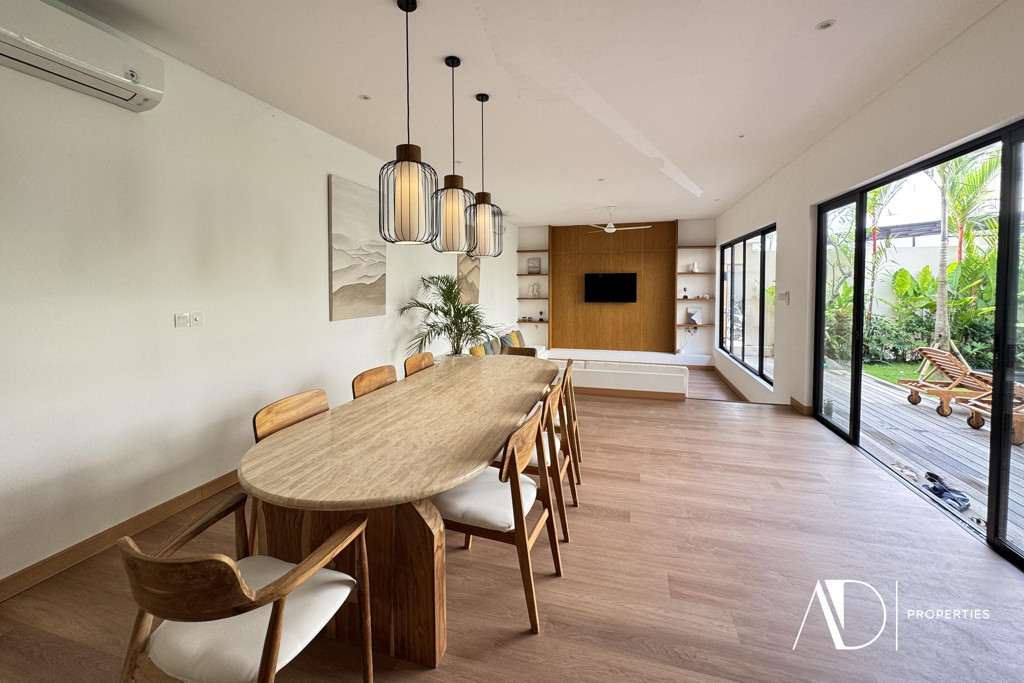 LEASEHOLD 4-BEDROOM MODERN VILLA NEAR SANUR BEACH 