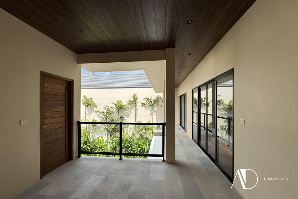 LEASEHOLD 4-BEDROOM MODERN VILLA NEAR SANUR BEACH 