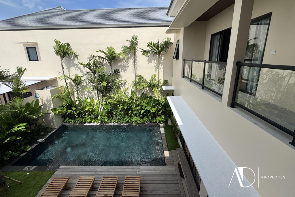 LEASEHOLD 4-BEDROOM MODERN VILLA NEAR SANUR BEACH 